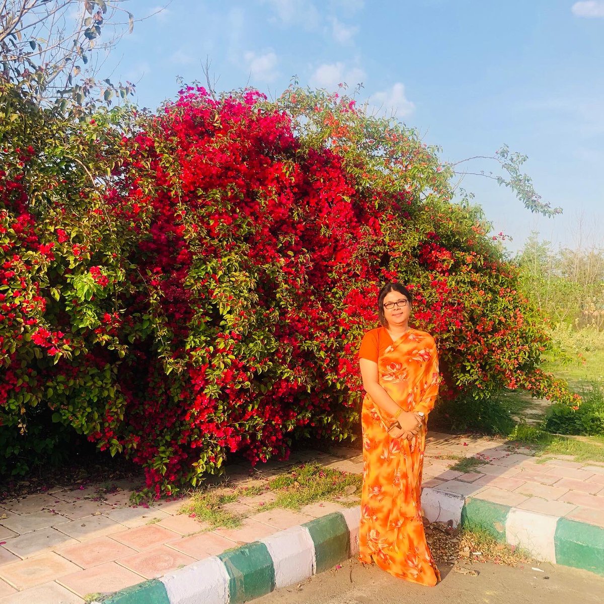 SapanKayCee's tweet image. कोशिश करलो लाख तुम मुझको कभी भुला न पाओगे  , मे इन हवाओ मे हूँ , तुम्हारे दिल की हर धड़क मे हूँ , तुम्हारी हर सास मे हूँ , तुम्हारे ख्वाबो की हक़ीक़त हूँ , तुम्हारे जिस्म की रूह हूँ और तुम्हारे जीवन की कहानी हूँ  . #myshayari #mythinking #andazéshayarana