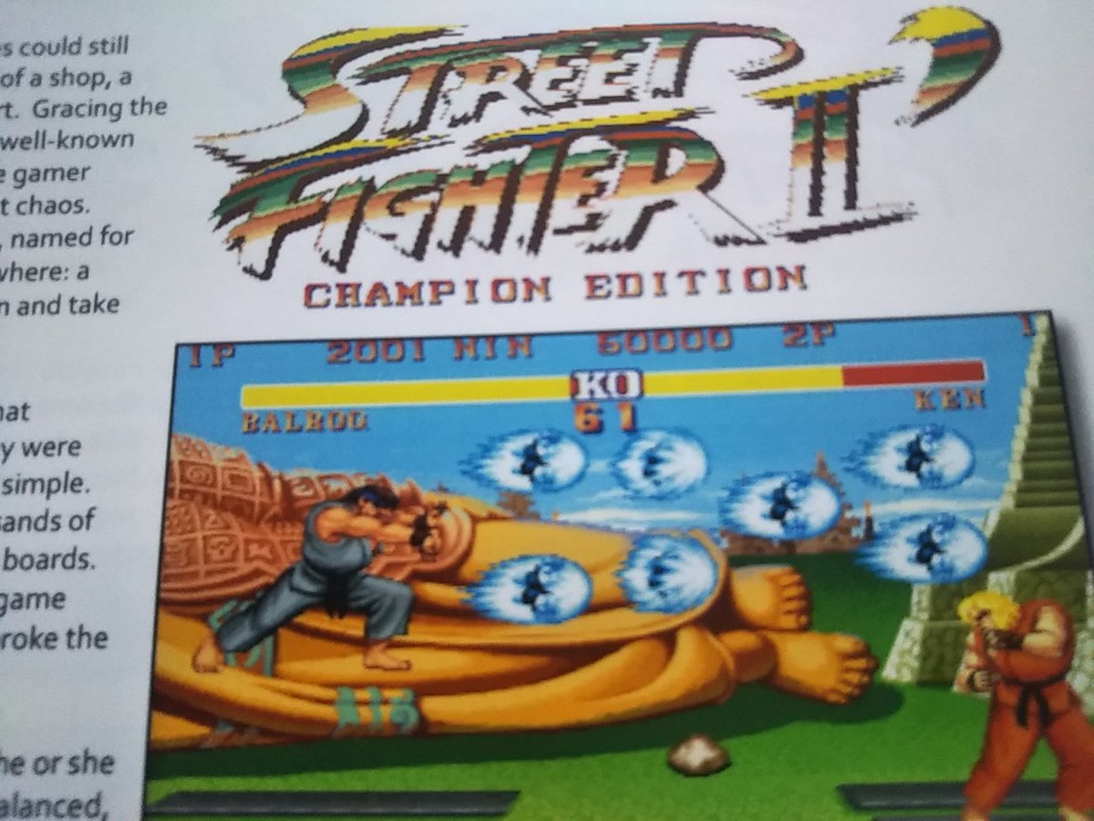 りょう Street Fighter 海賊版 この内容の充実具合からいってカプコン公式本ではないかと思いたくなるけど なぜかパチモン 非公式作品 まで紹介している凝りよう 有名な ストiiレインボー ストzero2 97 そして ストzero4 さすがに