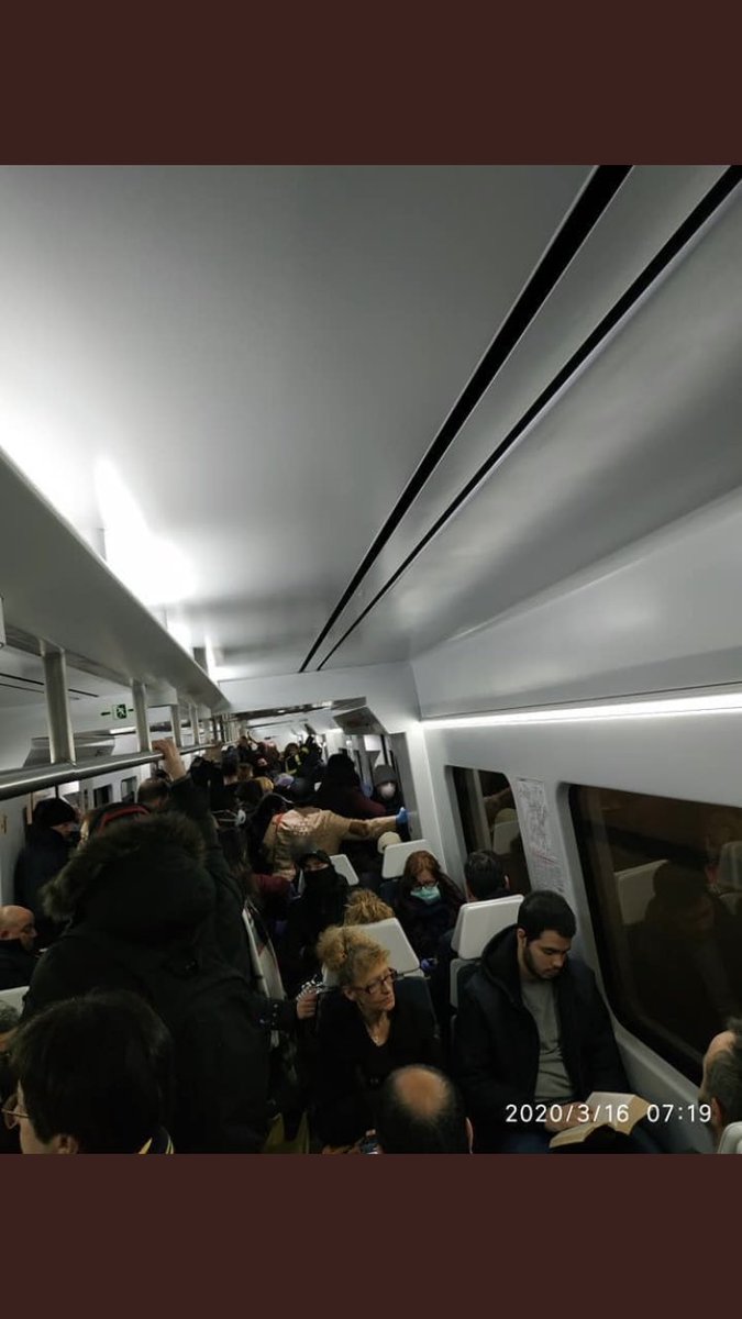 AcLabEsp's tweet photo. Alguien me puede explicar, porque ayer no podia ir al parque, por miedo al coronavirus y hoy se me permite subir al metro atestasto de gente https://t.co/wxfCSSrz1S