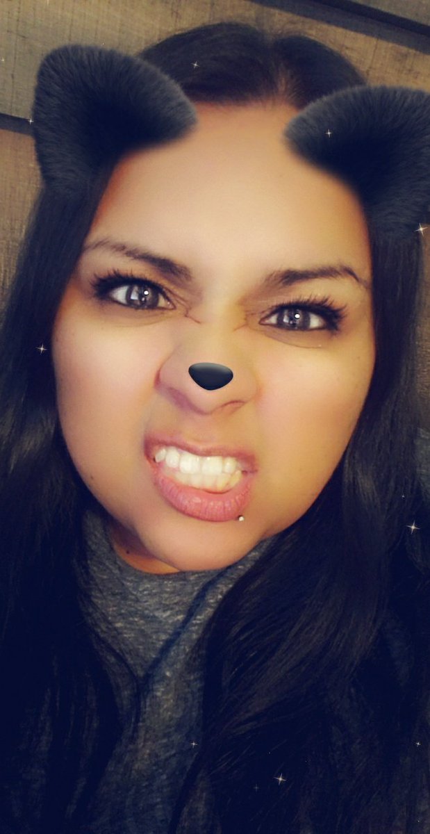 LitciaStar's tweet photo. Stuck home alone gets lonely... boredom at its finest #snapchat to the rescue #SaveMe https://t.co/IUIhdsk7KX