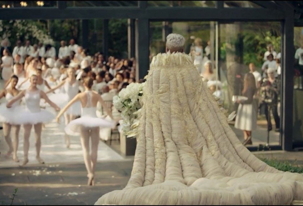 monD_Motadi's tweet image. This wedding was very important for so many reasons but I just want to take this moment to say thank you so much to @somizi and @mohale_motaung for sharing their special day with us, some queer child out there knows that they too can find their happily ever after. #Somhaleunion