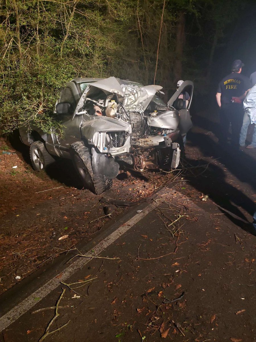 WallaceGunnar's tweet photo. never take your life for granted you don’t know when you will be gone! i walked out with a broken back and Dylan walked out with a broke nose! God is good to both of us and everyone else! me and dylan are still good friends no i’m not mad at him shit happens https://t.co/GHImhfQepy