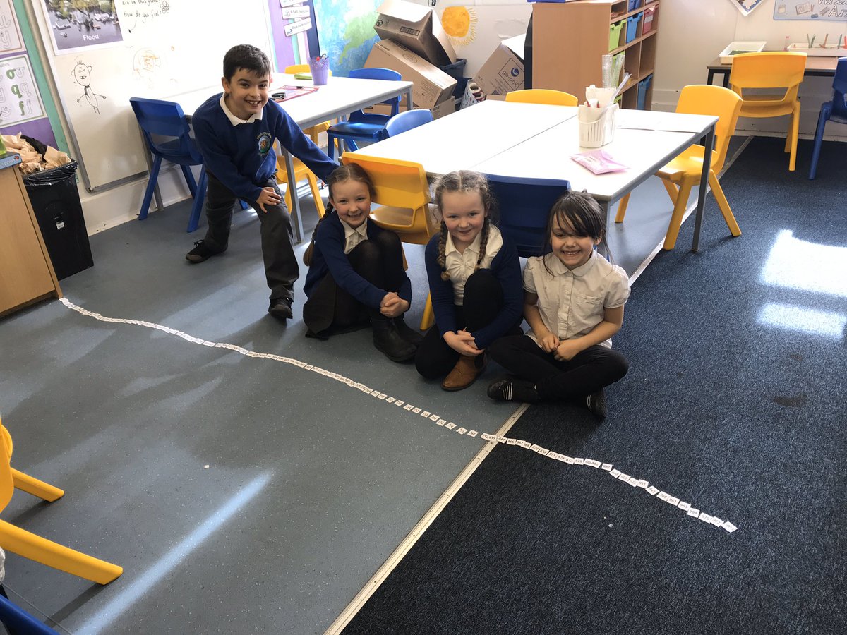 Some very excited faces from this group who worked hard to sequence numbers up to 1,000 👏🏻