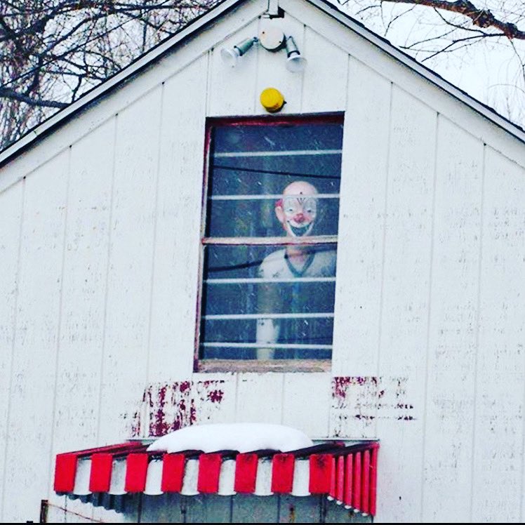 MARCALANGRAY's tweet photo. #LockedUp #InDoors got me #Buggin ... #Quarantine #ShutIn #CabinFever #Scary #Clowns #ScaryClowns #LockDown #Creepy #CreepyClowns #WTF #DJ #MAG #MAGray #NYC #FL https://t.co/8IO0EpfyLd