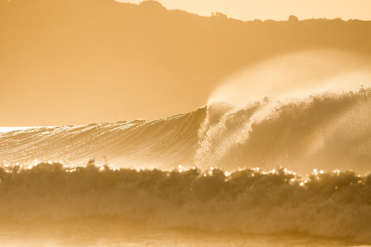 🧡 📸 x bunny #lineasnagazine #exclusive #magazine #surfing #southamerica #realsurf #chile 🇨🇱