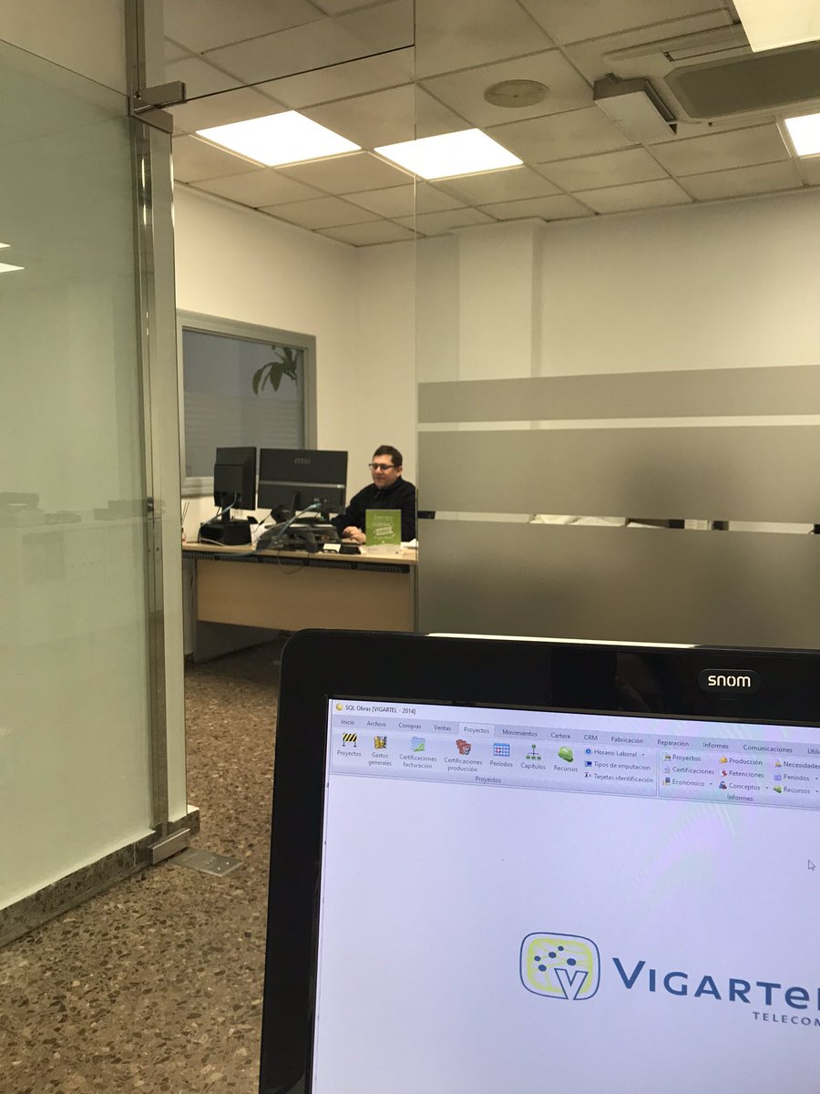 Así lucen nuestras oficinas .......pero nuestro personal sigue trabajando en casa y mucho para ayudaros en lo que necesitéis, en nuestro horario habitual ....los que estamos de guardia manteniendo las normas de seguridad #teletrabajo #covid19ESP