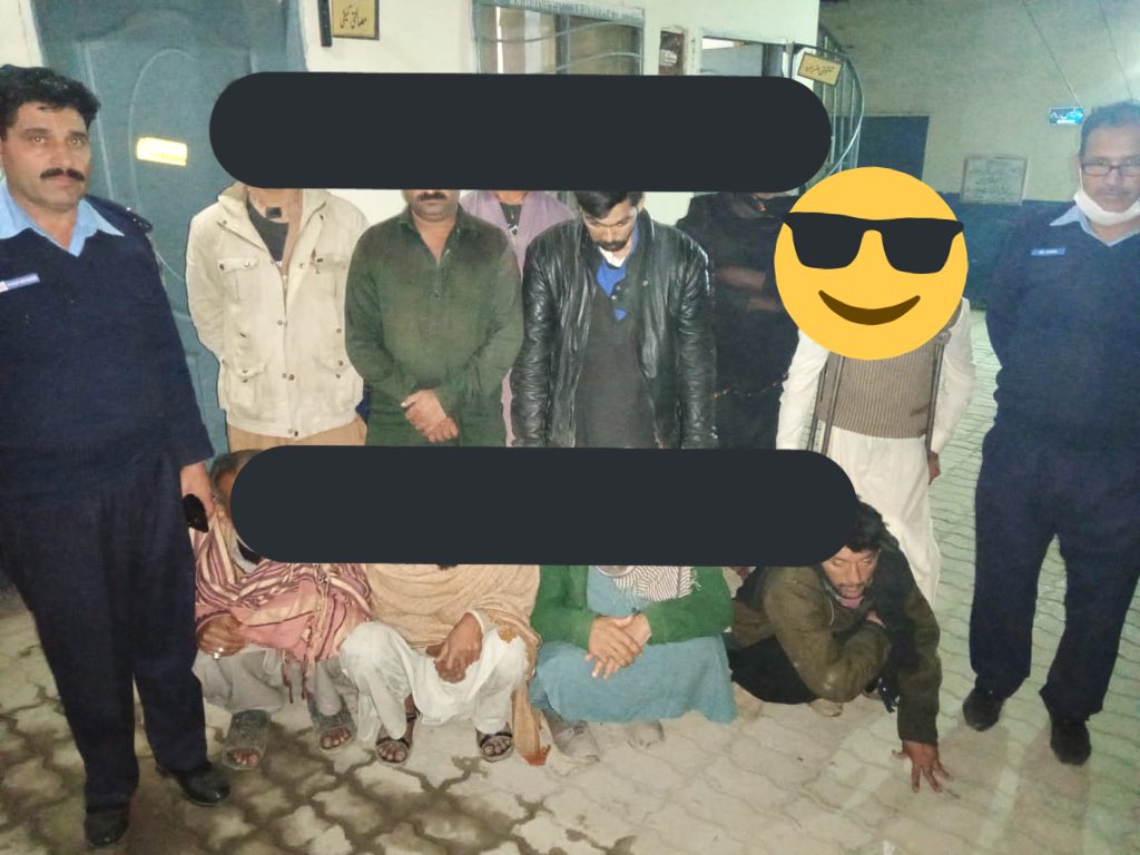 dcislamabad's tweet photo. 197 professional beggars arrested across Islamabad. Campaign against professional beggars will continue. We have researched and traced the facilitators and are going against the organized gangs. They have their own legal team and even pay fine upto Rs 50,000 and get bail. https://t.co/mZKNCpXCF5