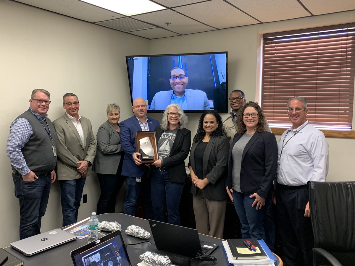 Lucia Peyton (@lucia_peyton) on Twitter photo Recognizing Amy Deerhake on her 35 years of service and retirement. Best of luck sailing the world. <a href="/KVUPS/">Kim Van Utrecht</a> <a href="/ChesapeakUPSers/">Chesapeake UPSers</a> <a href="/amydeerhake/">amydeerhake</a> Recognizing Amy Deerhake on her 35 years of service and retirement. Best of luck sailing the world. <a href="/KVUPS/">Kim Van Utrecht</a> <a href="/ChesapeakUPSers/">Chesapeake UPSers</a> <a href="/amydeerhake/">amydeerhake</a>