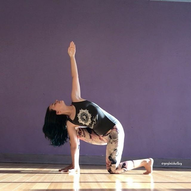 YoginiShelley's tweet photo. Gentle Yoga today at 12pm EST on the Arlington Yoga Center Facebook page: https://t.co/DIir5a45TG 
This class is appropriate for all levels and everyone is welcome. We’ll breath, practice gentle movement, and end with guided relaxation.

Arlington Yoga … https://t.co/fe03TaZGdE https://t.co/7Ll0AKY5ik