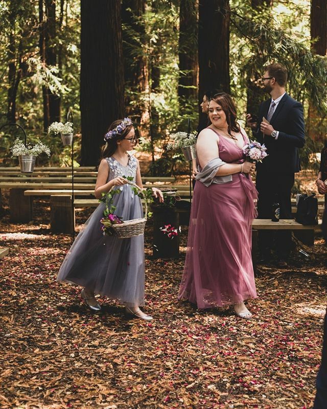 Tucked away in the Pulborough countryside at the Two Woods Estate, Katie and Nathan's Midsummer Night's Dream wedding was a wonderfully intimate day shot by the lovely photographer @lmccphoto 🌸 See the wedding in full over on the website now. .
.
.
.… ift.tt/2IPr5me