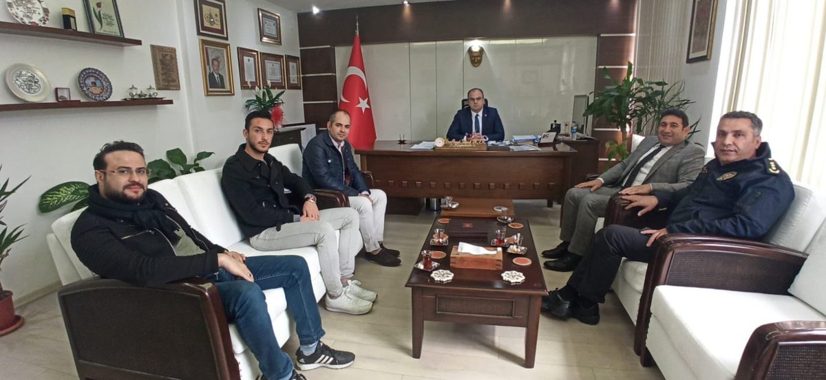 İzmir Gaziemir Kaymakamımız Sayın Dr.Ahmet Süheyl ÜÇER’i makamında ziyaret ettik.İlgi ve alakası için kendisine teşekkür ediyorum.<a href="/AhmetSuheylUcer/">Dr. Ahmet Süheyl Üçer</a> @huseyin7demir
