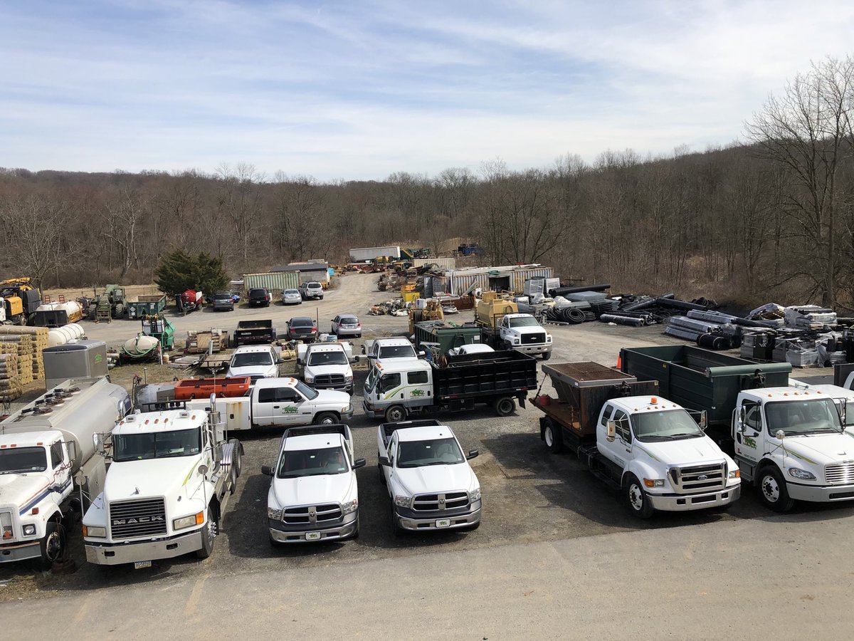 Grounded fleet crew trucks.  Not from corona but 32 #saveH2B visas never released mid February. ALL RETURNING WORKERS w/ average 10 years MERIT entry. Finish the damn rule &amp; #releasethevisas ⁦⁦<a href="/realDonaldTrump/">Donald J. Trump</a>⁩ ⁦<a href="/DHS_Wolf/">Acting Secretary Chad Wolf</a>⁩ ⁦<a href="/SecGeneScalia/">Secretary Scalia - Archived</a>⁩ ⁦<a href="/SEA_labor/">Seasonal Employment Alliance</a>⁩