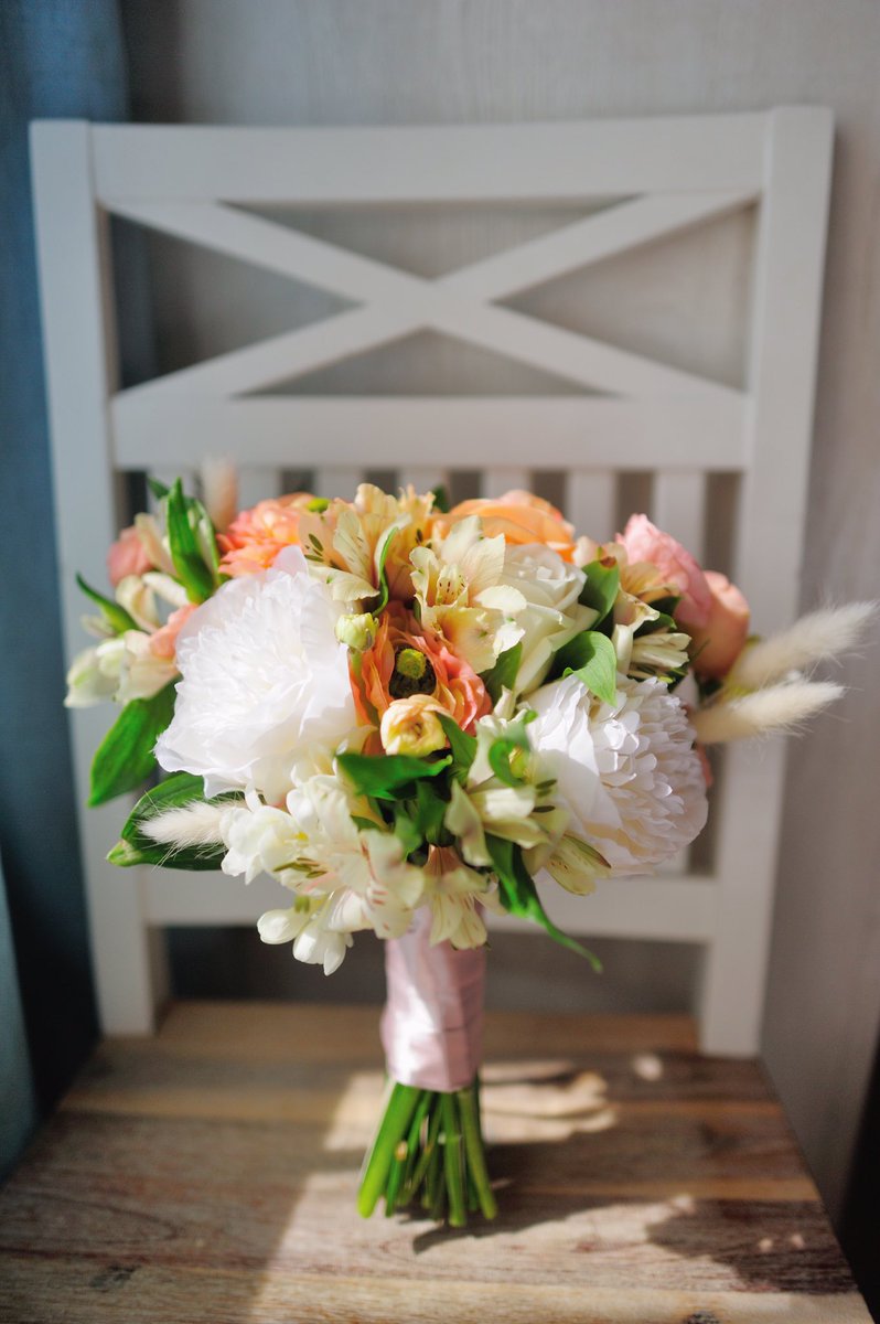 ArtFlowersPT's tweet photo. Spring Wedding Bouquet with peonies 👰💐
Свадебный Флорист в Португалии🇵🇹
https://t.co/rcs5E45GRG
#weddingdecorportugal #floristinlisbon #weddingbouquetportugsl #weddingfloristportugal #weddingflowersportugal 
#свадебныйдекорпортугалия #флористлиссабон #свадебныйбукетпортугалия https://t.co/3L7ahRmq3b
