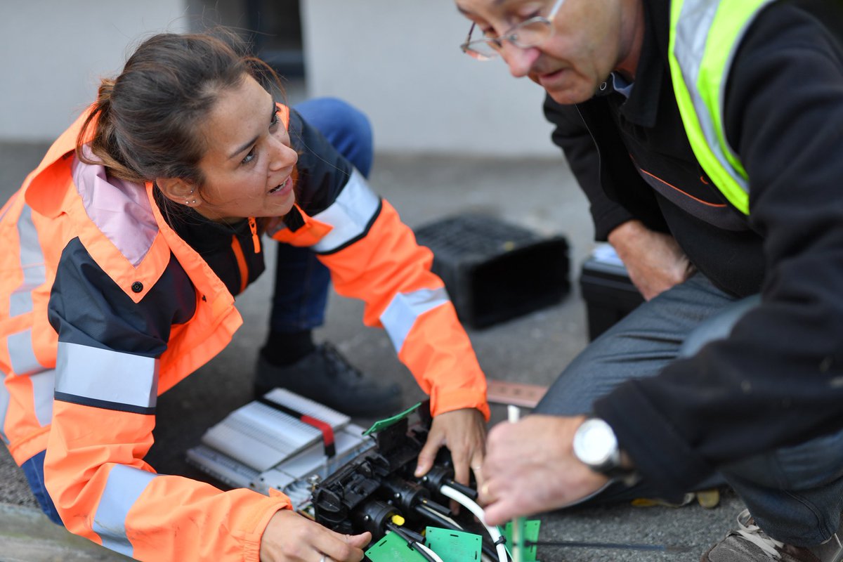 #CoVid19 Je tiens à remercier les techniciens <a href="/orange/">Orange</a>, ces #HerosduReseau, qui sont au service de l'Etat, des hôpitaux, des professionnels de santé, des entreprises comme de nous tous. Plus que jamais, votre investissement est clé. Votre engagement exemplaire #ProudtobeOrange