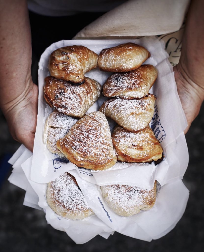 food_tellers's tweet photo. Breve storia triste: Ieri ci siamo resi conto che per le pastarelle della domenica bisognerà attendere ancora per un po’.
#sfoglitelle di Labnoon 

#andratuttobene
#iorestoacasa
#iorestoacasa_napoli
https://t.co/Gfm4oVHMco https://t.co/5ZkF3Bkutt