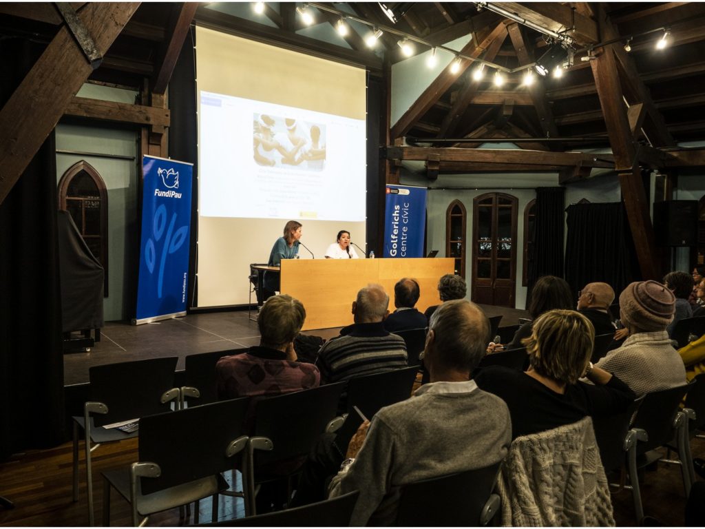 Jordi_Armadans's tweet image. Del cicle de #DefensoresDDHH de @FundiPau, breu entrevista a l'activista colombiana Milena Florez on parla de l'impacte ambiental i social de projectes hidroelèctrics, de la feina que fan per denunciar-ho i dels assassinats i atacs rebuts per fer-ho.
youtube.com/watch?time_con…