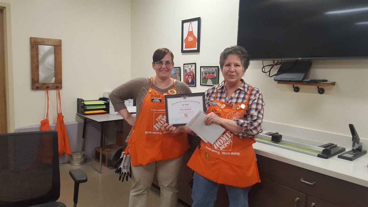 THDDenaL's tweet photo. We have another AWESOME associate! Kim is the New Associate Coach of the quarter! So deserving! Thank you Kim for all you do with our new associates along with our customers!! @ritaswogger  @UniceVince  @EVornheder  #4178rocks #newassociatecoach #NAC #awesomeness https://t.co/rBckyysIdc