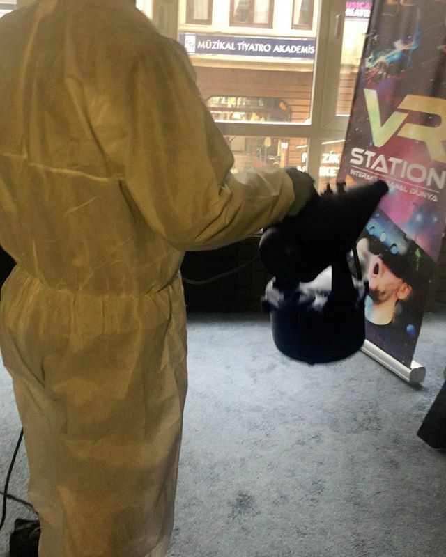 VRstationTR's tweet photo. Misafilerimizin güvenliği ve sağlığı bizim için herşeyin önünde; @vrstationtr düzenli aralıklarla biosidal onaylı dezenfektanlarla uzman ekiplerce dezenfekte edilmektedir. #vrstation #hijyen https://t.co/bRrZccIcAE https://t.co/DFZgqqSuQt
