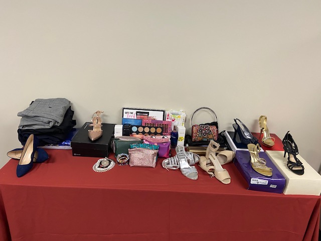 CHNCTinc's tweet photo. We just concluded our annual #PromDrive which benefits the teens from the Connecticut Alliance of Foster and Adoptive Families. This year we received 40 gowns, 12 ties, 7 pairs of shoes, 90 different makeup items, and much more! Thank you for all the donations. @CAFAP #Donate https://t.co/fRIwsxtLmW