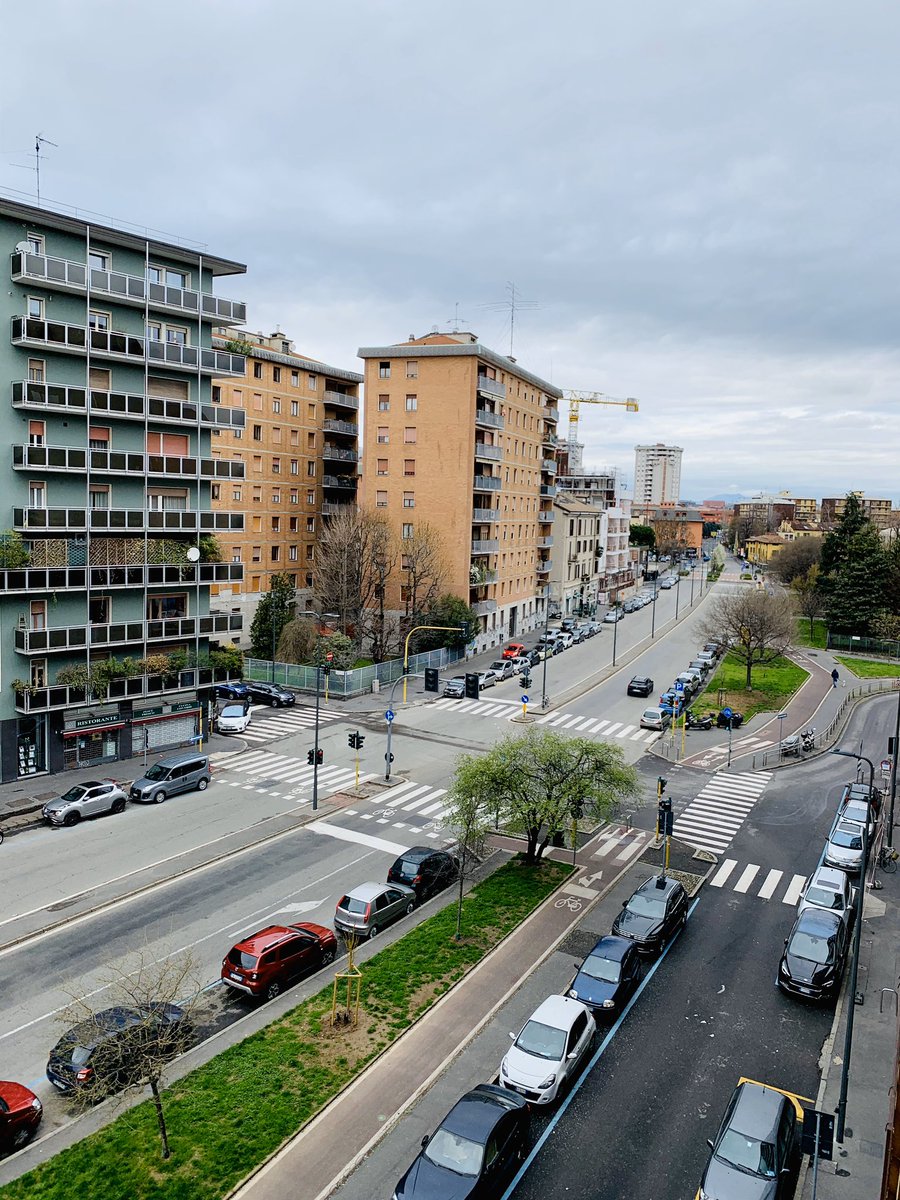 abbymerey's tweet photo. My neighborhood here in Milan. Staying in house for almost a month now, going out only to buy food. Try it! It’s not bad at all! Just help the government and protect your health🌈 https://t.co/HF4BotGCm3