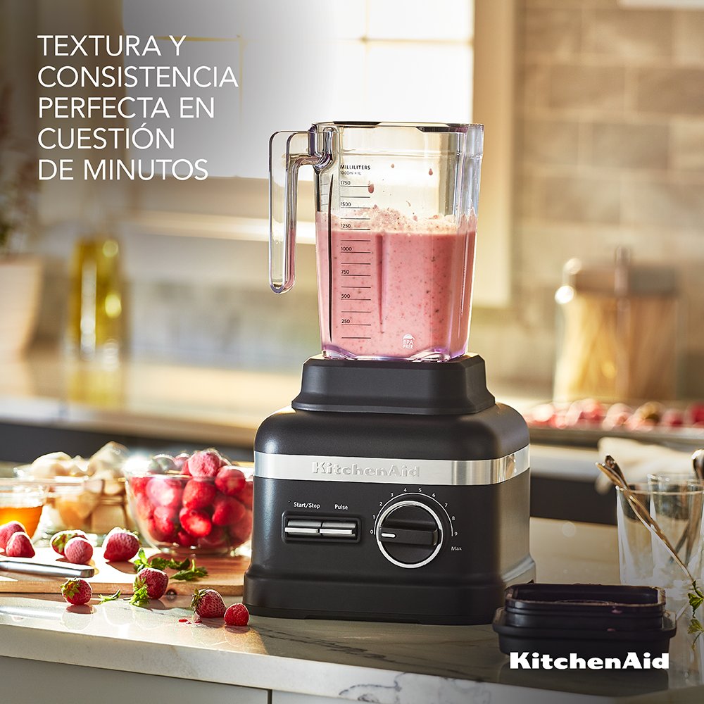 Deja volar tu imaginación con la línea de licuadoras KitchenAid y sorpréndete con los resultados.