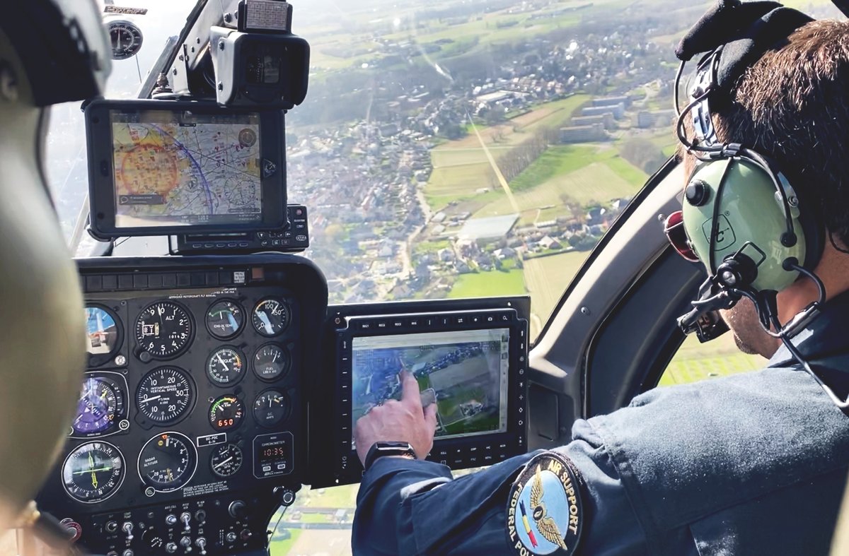 CarteNav's tweet photo. A successful test flight with @policefederale featuring our #ISR Mission Software intuitively controlling the equipped camera with AIMS-HD's Touch-to-Slew on a @MDHelicopters #MD520. https://t.co/F834OsuxHE