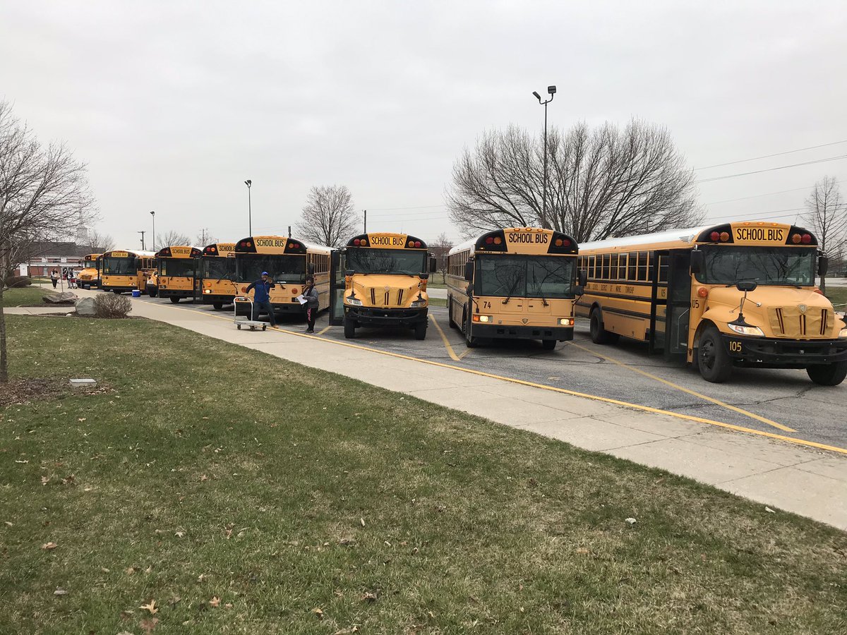 teamarcher18's tweet photo. What pure AMAZINGNESS looks like! #wearewayne ... we are in this together💜 #foodiscoming #whatmattersmost #deepbreaths #room31family #cwefamily https://t.co/llQwTt9gP9