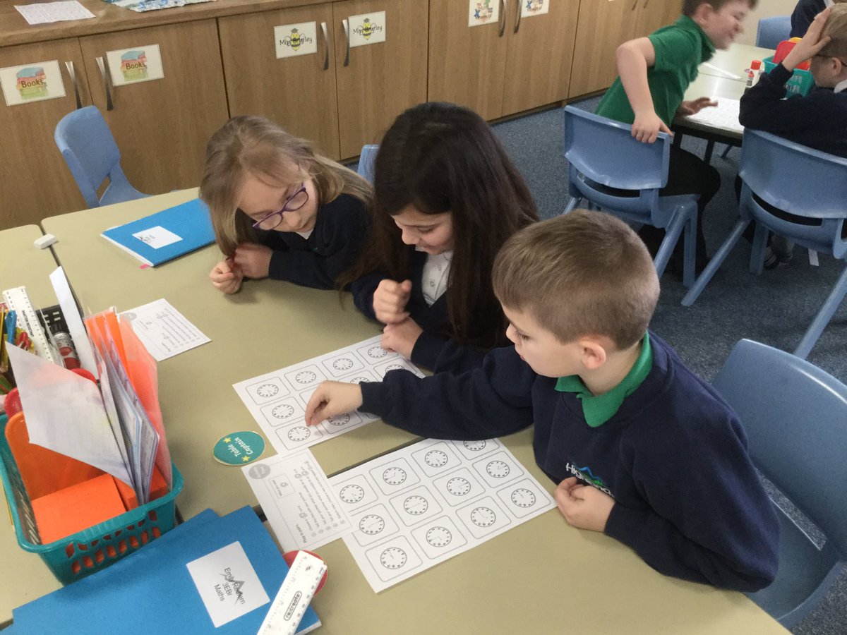 MissBHighlands's tweet photo. Learning about am and pm in maths today to start our unit on time https://t.co/dqOPynHqXJ