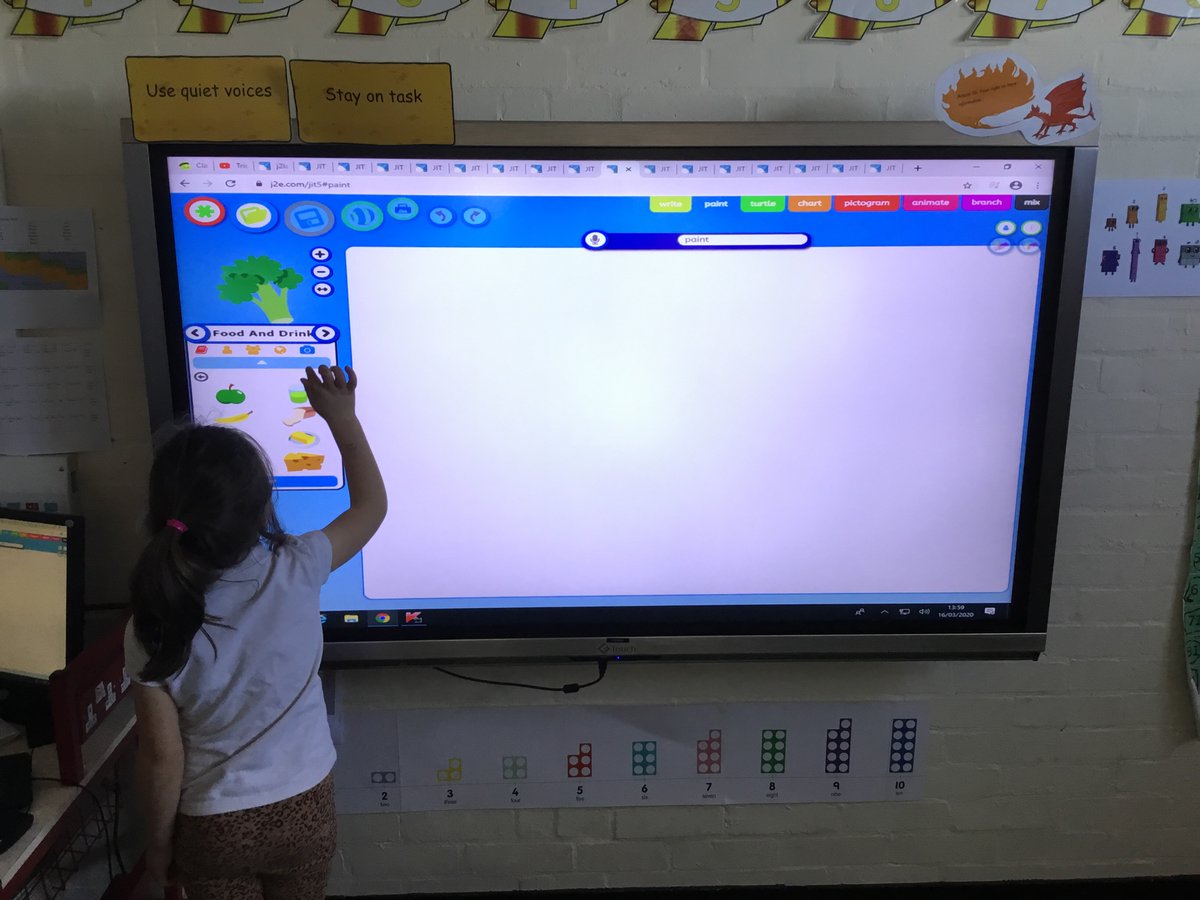 Springwood_Prm's tweet image. We are using hwb to make arable farms then typing our names and saving our work #springict #springpowis