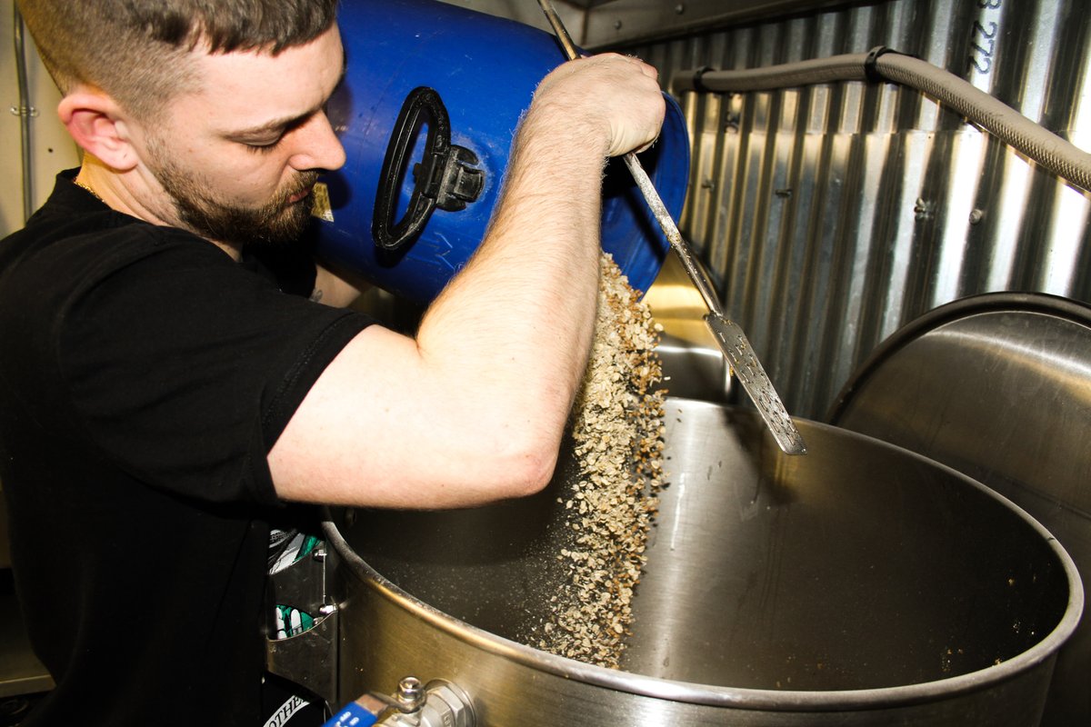 Jack's been busy as usual prepping more great beer for Other Monkey Brewing. 

This week he's working on an amber ale, who can't wait to give it a go? 🙋‍♂️