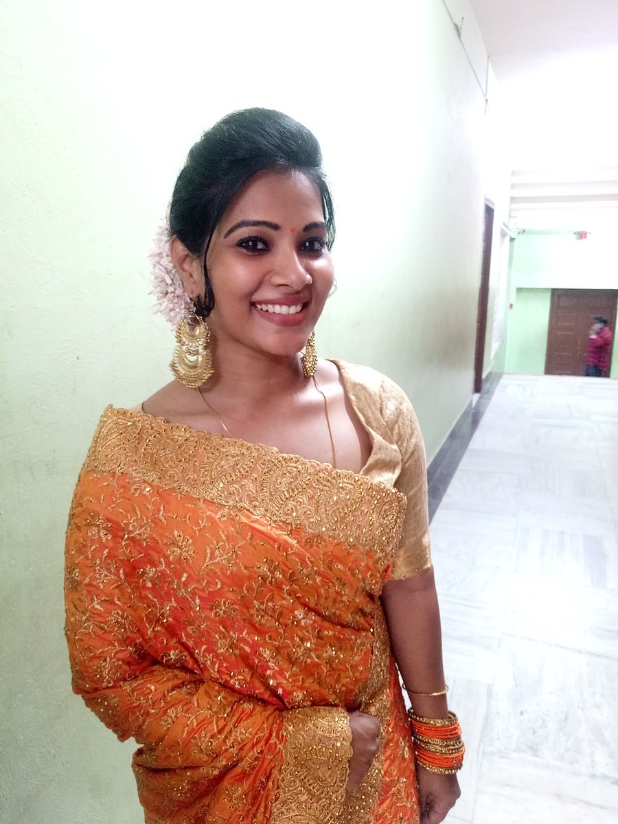 dhivya_dhurai's tweet photo. சாணக்யா விருது 2020💗
#anchormode https://t.co/iZUTpdP8YF