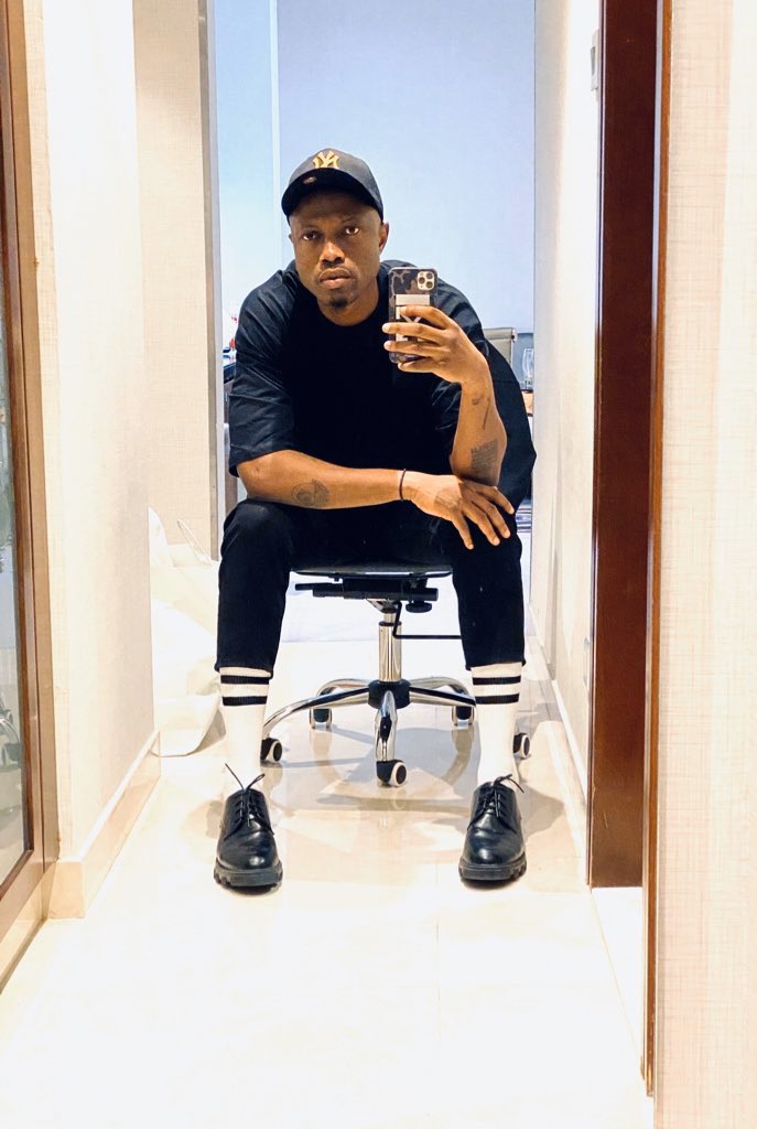 VectorThaViper's tweet photo. Since nobody can take me...
I’ll take myself by myself ‘#selfie’

Damn me I’ll battle me
The viper’s a 🐍? I’m trying to out rattle me

Prolly would be a tie
I swear it won’t baffle me
B’cos if na draw, na to begin out raffle me
The mystery 
Can’t unravel me
Fuck any1 in rivalry https://t.co/VW1S1SHiOV