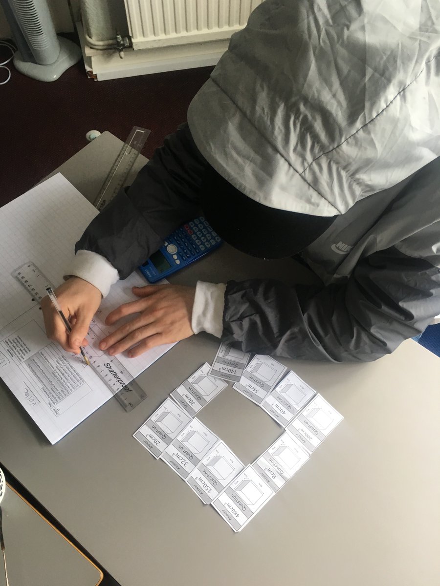 css_essex's tweet image. Year 10 students at Hadleigh have been working hard calculating volume of 3D shapes in their last few lessons, well done to all!  #CSSMaths #CSSHadleigh #ThisIsAP