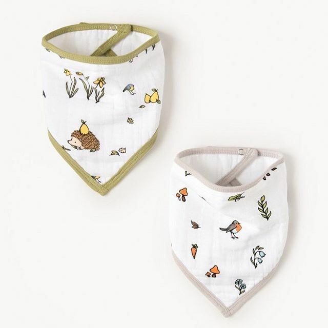 lbnbaby's tweet photo. *Chin Safe*⠀
⠀
Do you know why our muslin bibs are better for your little dribbler?⠀
⠀
Because they are GENTLE ✨⠀
⠀
They have 4 layers of pre-washed and softened organic cotton muslin for extra comfort, ideal for pat dry your baby’s chin without … https://t.co/vOC9x0P43f https://t.co/tpjXw6Xzxp