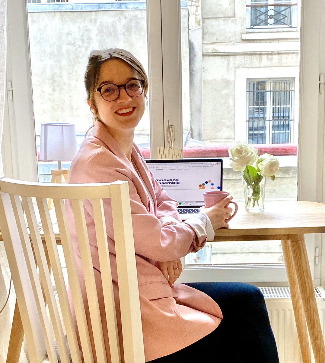 A_Chaubet's tweet photo. C’est parti pour 1 mois potentiel de #teletravail 🖌 Perso j’adore travailler de chez moi depuis 5 ans 1 fois par semaine surtout pour faire des grosses analyses au calme 🧘🏾‍♂️. Et vous vous voyez des avantages au remote ? https://t.co/ZmIPVs4Y8Z