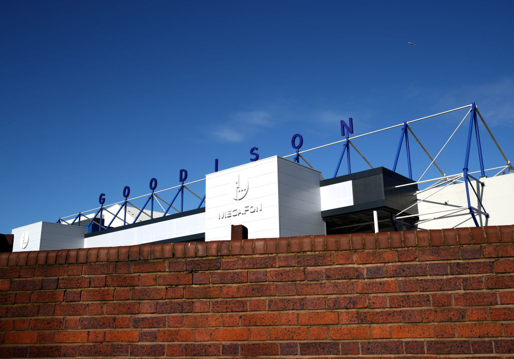 Everton FC News (@livechoefc) on Twitter photo Official Everton catering partner <a href="/SodexoUK_IRE/">Sodexo UK & Ireland</a> is donating more than 635kg of fruit and vegetables to North Liverpool Foodbank.
The produce was initially intended to be used at tonight's Merseyside derby.
Class👏
liverpoolecho.co.uk/sport/football… Official Everton catering partner <a href="/SodexoUK_IRE/">Sodexo UK & Ireland</a> is donating more than 635kg of fruit and vegetables to North Liverpool Foodbank.
The produce was initially intended to be used at tonight's Merseyside derby.
Class👏
liverpoolecho.co.uk/sport/football…