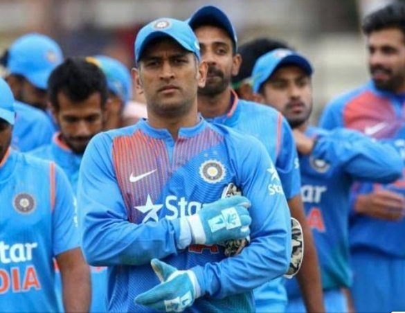 DHONI AS LION .........THREAD