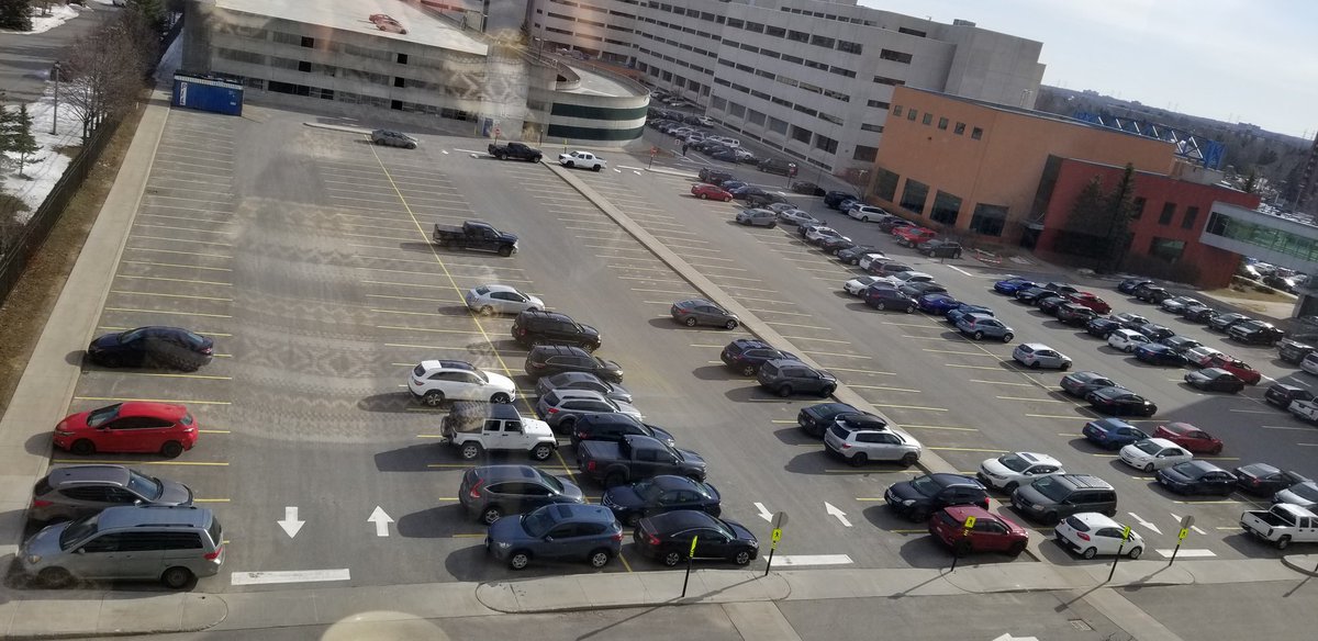 BruceRadburn's tweet photo. Usually full corner-to-corner parking - seems majority exercising alternative arrangements today! #GCflex https://t.co/RhuNw3ZQU4