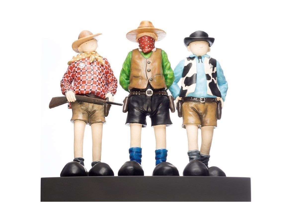 Arthaus1989's tweet photo. Childhood memories of watching #cowboyfilms in the morning and then reenacting in the afternoon perfectly captured by #mackenziethorpe in "The Outlaw" - a resin #sculpture and #LimitedEdition print. https://t.co/Hmh0y7bn92