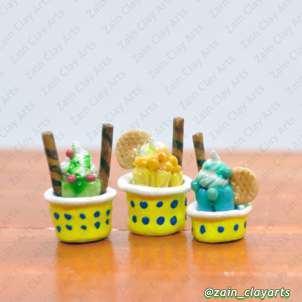 zainanigans's tweet photo. More frozen desserts! 😃
This time, the ice cream is rolled haha
I made 3 sizes for these ice cream rolls. 16 oz, 12oz, and 8oz!
#art #artph #airdryclay #coldporcelain #miniature #miniaturefood #handmade #sculpt #icecream #icecreamroll #dessert #summer #dollhouse https://t.co/VEztZStkcO