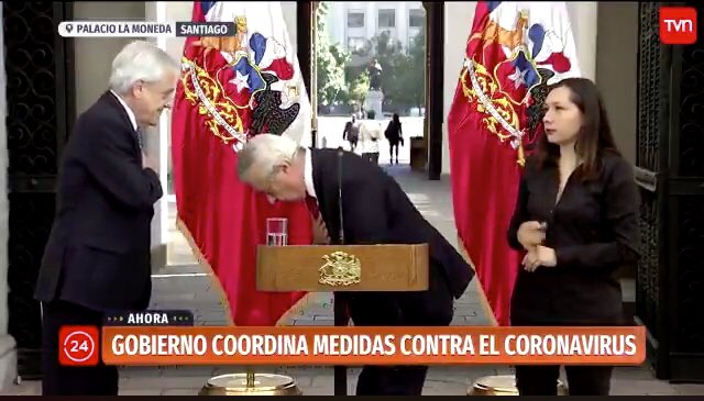 Mercado_Humo's tweet photo. Que hicimos pa tener a este par de weones? 🤦🏻‍♂️

 #CuarentenaCoronavirus https://t.co/rfE5oBtwJq