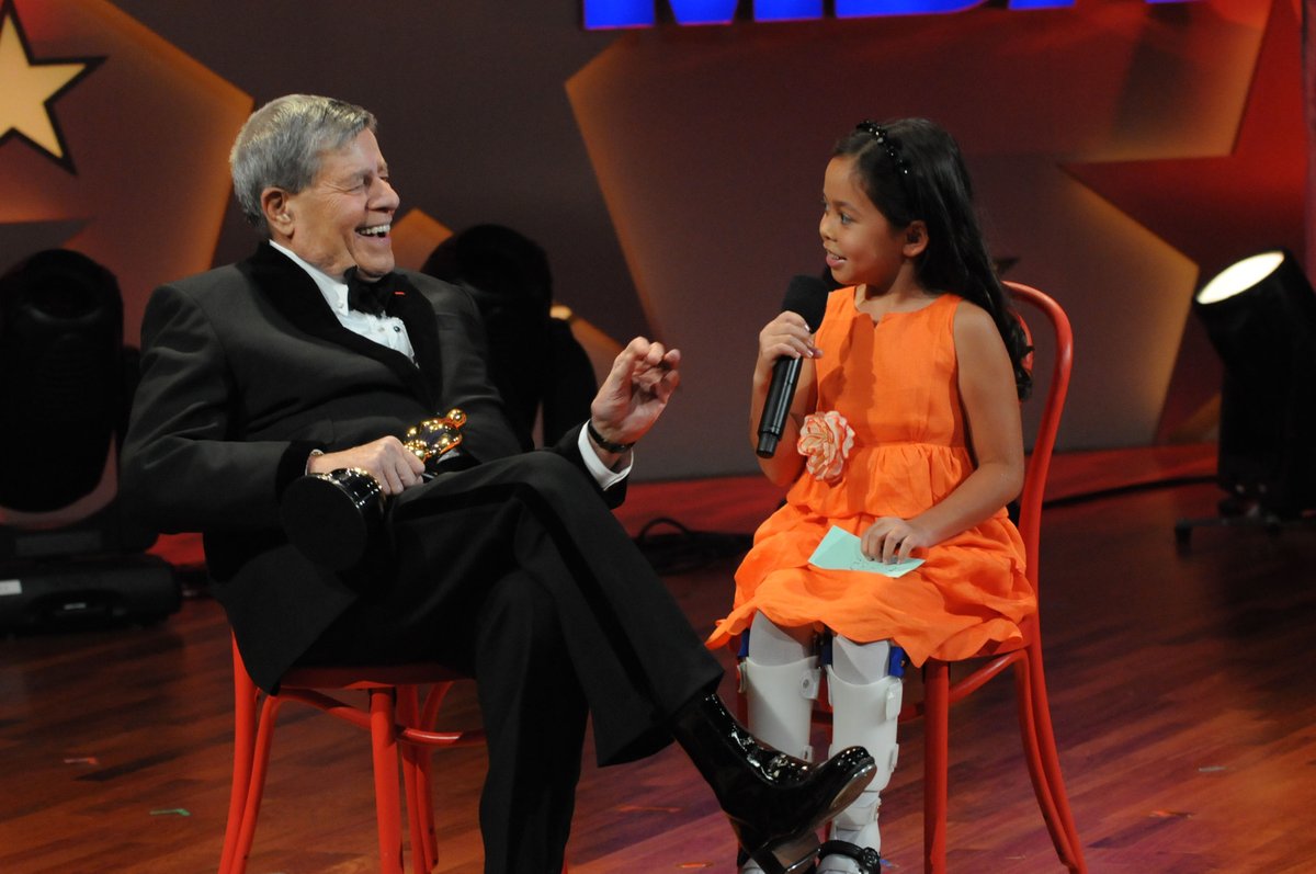 Today would have been Jerry Lewis’ 94th #Birthday! As our national chairman &amp; host of the #MDA Telethon, &amp; #Shamrocks advocate he raised awareness to find cures for people living with #musculardystrophy #ALS &amp; related #Neuromuscular diseases. bit.ly/MDAShamrocks20…