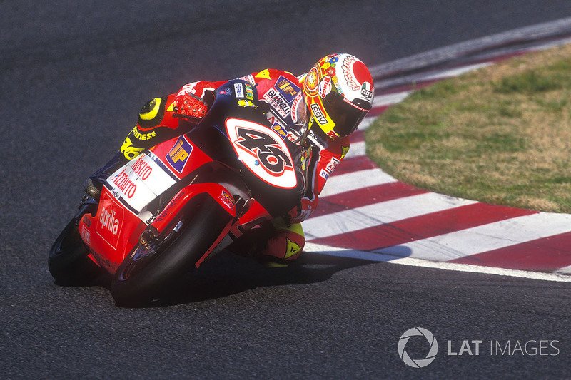 ValeYellow46pic's tweet photo. Suzuka 1998 #JapaneseGP https://t.co/VIHFs9FYRx
