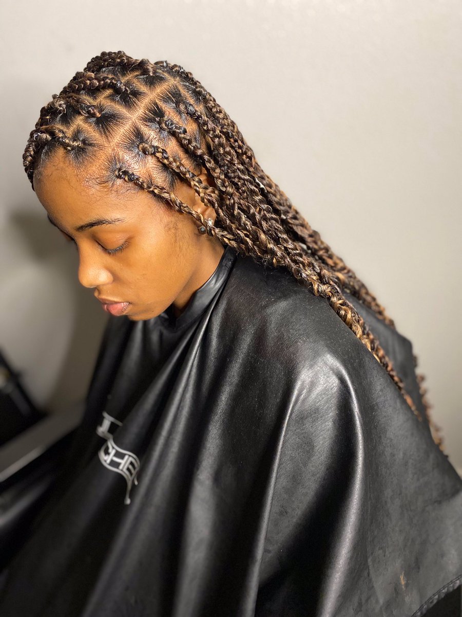 xprincessgabx's tweet photo. NEAT ✅
SECURED ✅
GOOD QUALITY ✅
GOOD TIMING (4 hours) ✅
LIGHT WEIGHT ✅ 
BOOK WITH ME FOR THE BEST OF THE BEST PASSION TWIST 😍😍😍😍😍😍😍😍😍😍 Get into the Twist 😍😍😍😍😍😍😍 honey blonde butt length passion twist ! Text 501-379-6794 to book! 
#GetGripped https://t.co/JTyE8bVLT4