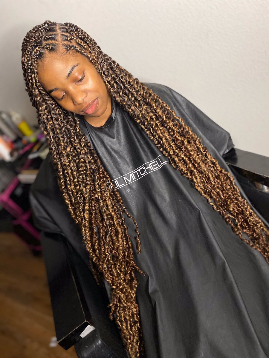 xprincessgabx's tweet photo. NEAT ✅
SECURED ✅
GOOD QUALITY ✅
GOOD TIMING (4 hours) ✅
LIGHT WEIGHT ✅ 
BOOK WITH ME FOR THE BEST OF THE BEST PASSION TWIST 😍😍😍😍😍😍😍😍😍😍 Get into the Twist 😍😍😍😍😍😍😍 honey blonde butt length passion twist ! Text 501-379-6794 to book! 
#GetGripped https://t.co/JTyE8bVLT4