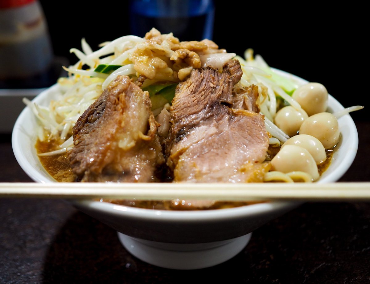 本八幡bot 歓迎 重たいラーメンは好きですか ついにできた二郎系 本八幡ぶたけん うぉぉぉぉやべぇぇぇぇ これが100人が3時間並んででも食べたかったラーメン チャーシューでかい ちなみにこれでも麺半分ですからね 貪るように食べまし 本八幡bot 歓迎 重たいラーメンは好きですか ついにできた二郎系 本八幡ぶたけん うぉぉぉぉやべぇぇぇぇ これが100人が3時間並んででも食べたかったラーメン チャーシューでかい ちなみにこれでも麺半分ですからね 貪るように食べまし