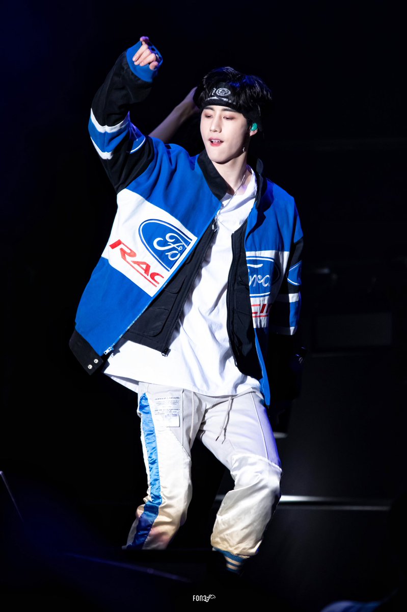 fon33's tweet photo. 200111 #OnYourMARK in Shanghai
#Mark3rdBeautifulNight
#MarkTuan #Mark #마크 #段宜恩
#GOT7 #갓세븐 https://t.co/qTXeANTNCc