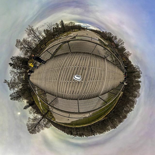 3hundert60's tweet photo. #isar #marienklausensteg #marienklausenbrücke #marienklause #stichsteg #münchen #munich #bavaria #360munich #munich360 #360gradmünchen #virtuelletour #stayathome #visitvirtually #vr #360vr #vr360 #tinyplanet #littleplanet #tinyworld #unsereisar #flaucher… https://t.co/Q9Z81JPZTC https://t.co/Hp7F5XyIed