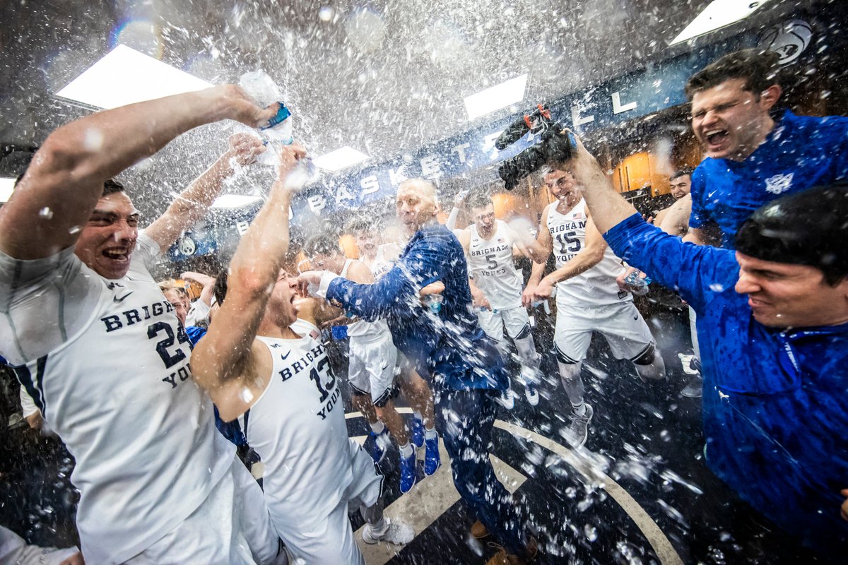 worthington41's tweet photo. What an incredible season full of unforgettable moments. Thank you to everyone who taught me so much this year. I can’t wait to watch the future success of these players. #gocougs https://t.co/uMXEx3hnVF