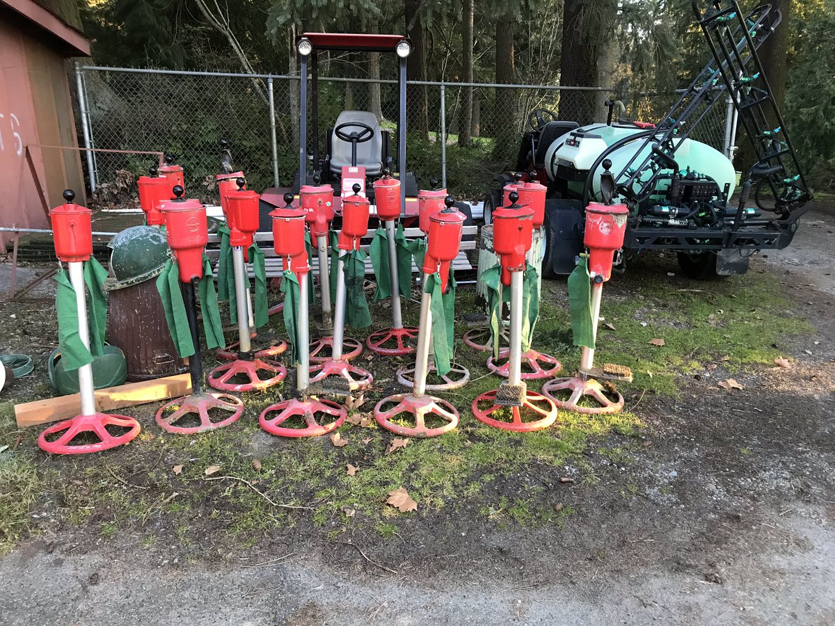 GregVHTurf's tweet photo. Ball washers could use some TLC anyway. Rakes, ball washers, and putting green flag sticks are off the course. Doing whatever we can to keep our guests safe and active. #JacksonParkGolfCourse. https://t.co/l5tkUqv04I